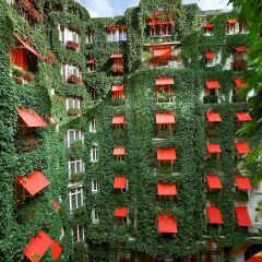 Hotel Plaza Athenee Париж городской автобус