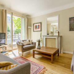 Отель Secluded in the Heart of the 16th Париж комната для гостей