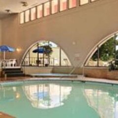 Ramada Plaza Hotel And Conference Center Колумбус бассейн