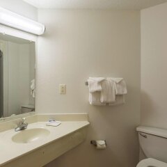 Отель Motel 6 Dale ванная