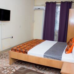 Отель Jayliz Lodge-Tema Тема комната для гостей фото 5