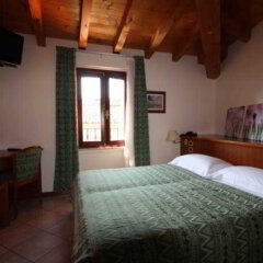 Hotel Corte Regina in Sirmione, Italy from 125$, photos, reviews - zenhotels.com guestroom photo 2