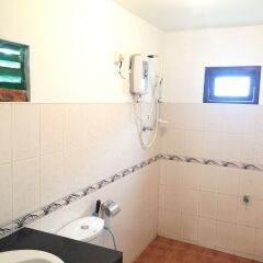 Отель Saubagya Inn Tourist Guesthouse Шри-Ланка, Анурадхапура - отзывы, цены и фото номеров - забронировать отель Saubagya Inn Tourist Guesthouse онлайн ванная