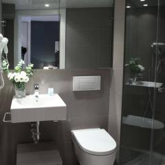 Отель MH Apartments Urban Испания, Барселона - 1 отзыв об отеле, цены и фото номеров - забронировать отель MH Apartments Urban онлайн ванная