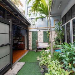 The Alley Hostel & Bistro