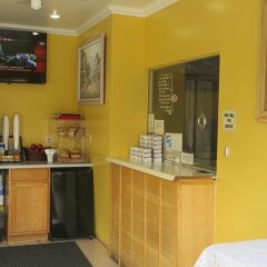 Отель Friendship Motor Inn США, Лос-Анджелес - отзывы, цены и фото номеров - забронировать отель Friendship Motor Inn онлайн питание фото 3