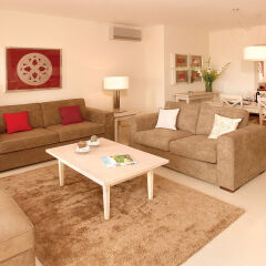 Апартаменты Amendoeira Golf Resort - Apartments and villas комната для гостей фото 5