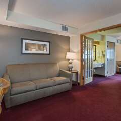 Отель AmericInn by Wyndham Iowa Falls комната для гостей