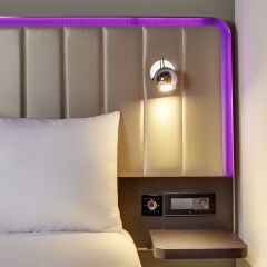 Отель Park Inn by Radisson Izmir сейф в номере