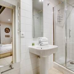 Апартаменты Louvre - Palais Royal Area Apartment ванная