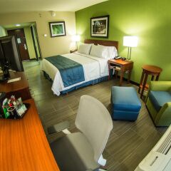 Отель Holiday Inn Express Guadalajara Aeropuerto комната для гостей