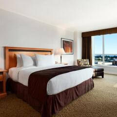 Отель Hilton Vancouver Metrotown Канада, Бурнаби - отзывы, цены и фото номеров - забронировать отель Hilton Vancouver Metrotown онлайн комната для гостей