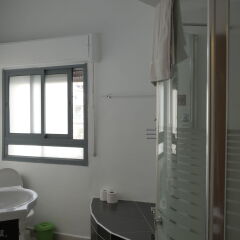Allenby 2 Bed and Breakfast Израиль, Иерусалим - отзывы, цены и фото номеров - забронировать отель Allenby 2 Bed and Breakfast онлайн ванная