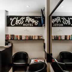The Classroom Hotel развлечения
