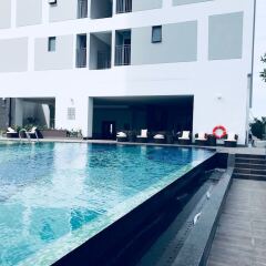 Апартаменты Henry Studio Luxury 2BR SWPool 17th бассейн фото 2