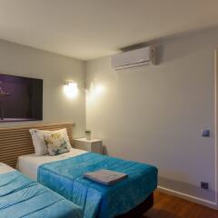 Отель Feel Porto Ribeira Vintage Duplex сейф в номере