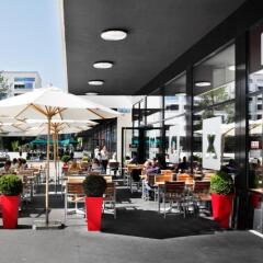 Отель Courtyard by Marriott Zurich North Швейцария, Цюрих - отзывы, цены и фото номеров - забронировать отель Courtyard by Marriott Zurich North онлайн городской автобус