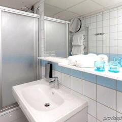 Отель BEST WESTERN Hotel Jagersro Швеция, Мальме - отзывы, цены и фото номеров - забронировать отель BEST WESTERN Hotel Jagersro онлайн ванная