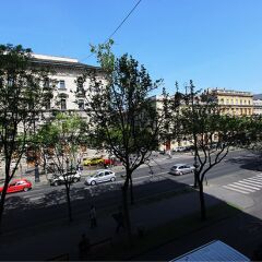 Отель Adagio Hostel 1.0 Oktogon Венгрия, Будапешт - отзывы, цены и фото номеров - забронировать отель Adagio Hostel 1.0 Oktogon онлайн балкон