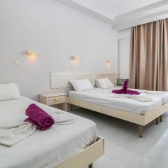 Stamos Hotel комната для гостей