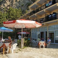 Glyfada Beach Hotel бассейн