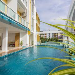 Отель Triple Three Patong бассейн