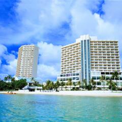 Отель Onward Beach Resort пляж