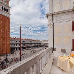 Отель Suites Torre dell'Orologio Италия, Венеция - отзывы, цены и фото номеров - забронировать отель Suites Torre dell'Orologio онлайн балкон