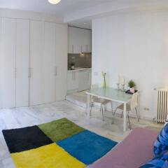 Отель Apartamentos Puerta Del Sol - Plaza Mayor Испания, Мадрид - отзывы, цены и фото номеров - забронировать отель Apartamentos Puerta Del Sol - Plaza Mayor онлайн комната для гостей фото 4
