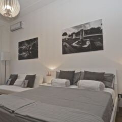 Апартаменты Spacious Family Apartment at Prati комната для гостей