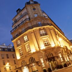 Отель Grand Hôtel Du Palais Royal вид на фасад