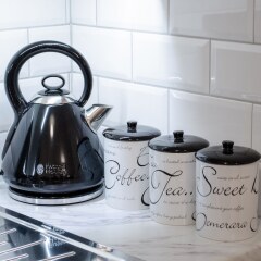 Апартаменты Spacious & Modern 2 Bed Apartment at Knightsbridge London Лондон в номере