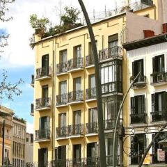 Отель Hostal Tirso Plaza городской автобус