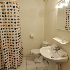 Отель ResidHotel Cannes Festival Франция, Канны - 6 отзывов об отеле, цены и фото номеров - забронировать отель ResidHotel Cannes Festival онлайн ванная