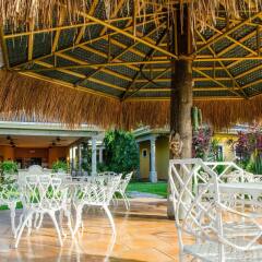 Paraiso Rainforest and Beach Hotel интерьер отеля