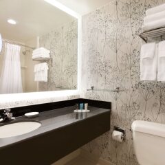 Отель Crowne Plaza Washington National Airport США, Арлингтон - отзывы, цены и фото номеров - забронировать отель Crowne Plaza Washington National Airport онлайн ванная фото 2