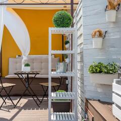 Отель 1 Br Penthouse Vintage Suites With Terrace - Hoa 42149 фото 3