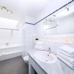 Отель ArtHotel City Германия, Нюрнберг - отзывы, цены и фото номеров - забронировать отель ArtHotel City онлайн ванная фото 2