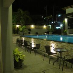 Отель The Nest Resort бассейн