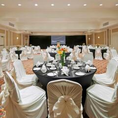Отель The Novotel Toronto Centre Канада, Торонто - отзывы, цены и фото номеров - забронировать отель The Novotel Toronto Centre онлайн помещение для мероприятий