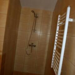 Отель Alongės Guest House Литва, Гарлиава - отзывы, цены и фото номеров - забронировать отель Alongės Guest House онлайн ванная фото 2