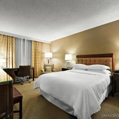 Sheraton Cavalier Saskatoon Hotel комната для гостей фото 5
