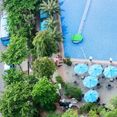 Апартаменты Handy Beachfront Apartment Нячанг спортивное сооружение