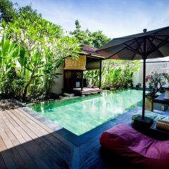 Отель Fullmoon Villa бассейн