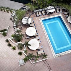 Отель Hilton Hanoi Opera бассейн