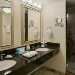 Отель Hilton Newark Airport США, Элизабет - отзывы, цены и фото номеров - забронировать отель Hilton Newark Airport онлайн ванная фото 2