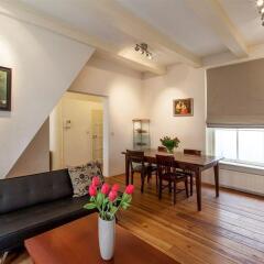 Апартаменты Old Masters Apartment комната для гостей фото 3
