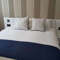 Отель Pebbles Boutique Aparthotel сейф в номере