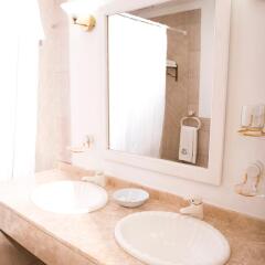 Отель Mayflower Suites сауна