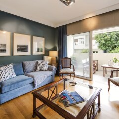 Отель Two Bedroom apt 2' to Acropolis museum by VillaRentalsgr Афины комната для гостей фото 2